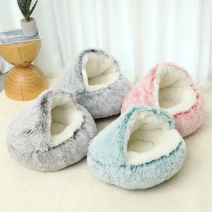 Cozy winter cat basket